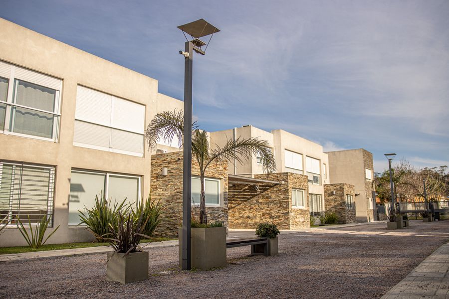 Casas de Siracusa Park sobre la calle interna